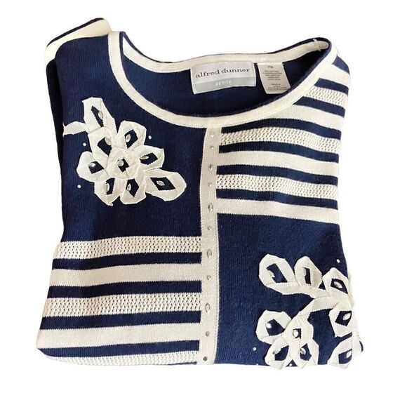 Alfred Dunner Blue Sweater w/White Accents / sz: P/M / EUC - Picture 3 of 7